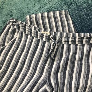 Linen capris navy and white striped